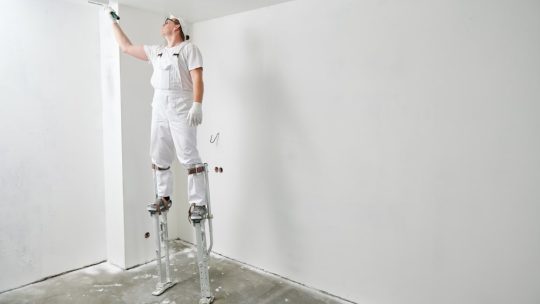 Comment Peindre Votre Plafond pour un Rendu Impeccable ?